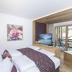 Wagner's Apartahotel 4*