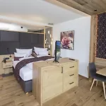 Wagner's 4*